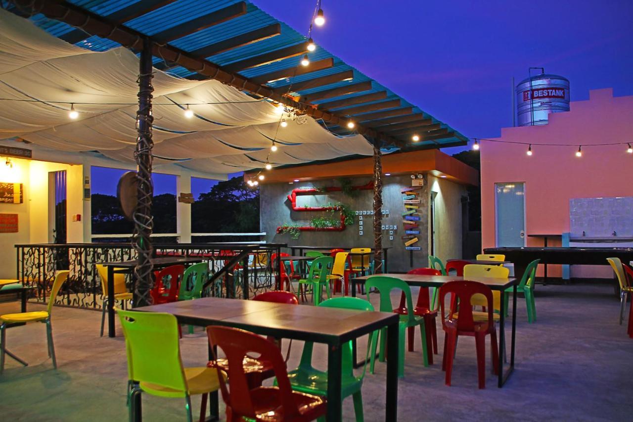 Antwet Backpacker'S Inn & Rooftop Bar 두마구에테 외부 사진